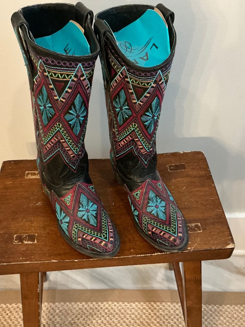 LANE. COWBOY BOOTS